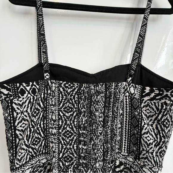AEO Black & White Geometric Print Mini Dress with Pockets - Picture 4 of 6
